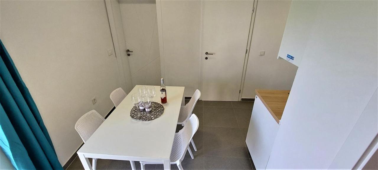 Vip Deluxe Apartment Arian Novalja Kültér fotó