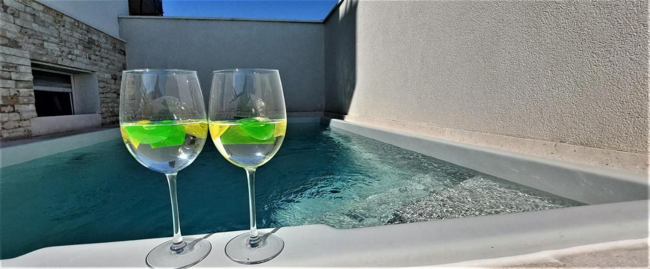 Vip Deluxe Apartment Arian Novalja Kültér fotó