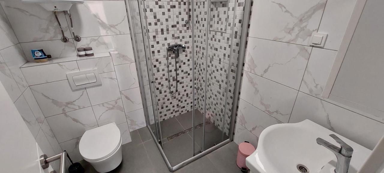 Vip Deluxe Apartment Arian Novalja Kültér fotó