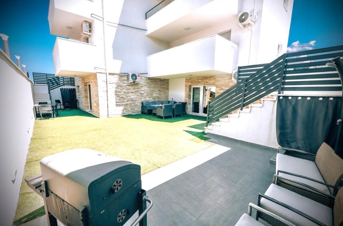 Vip Deluxe Apartment Arian Novalja Kültér fotó