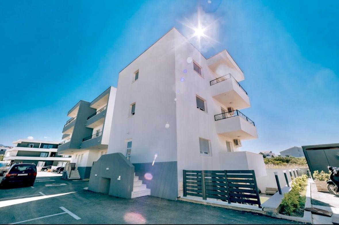 Vip Deluxe Apartment Arian Novalja Kültér fotó