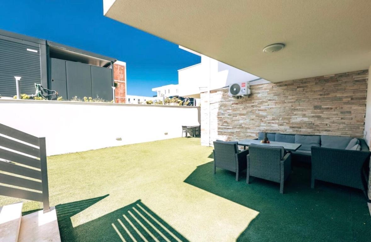 Vip Deluxe Apartment Arian Novalja Kültér fotó