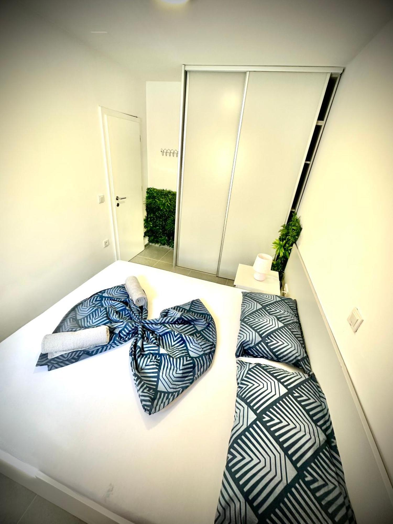Vip Deluxe Apartment Arian Novalja Kültér fotó